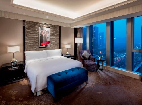 三亚航空城正式启用 完善三亚旅游购物体验