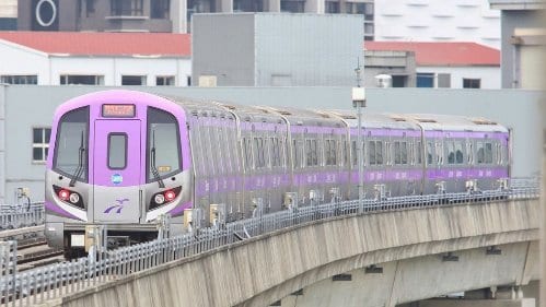 台湾桃园机场捷运试运营 市区预办登机便利商旅客