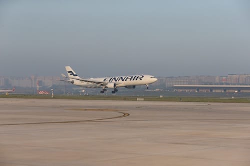 2017年5月4日芬兰航空由赫尔辛基起飞的A330客机顺利抵达重庆江北国际机场_s