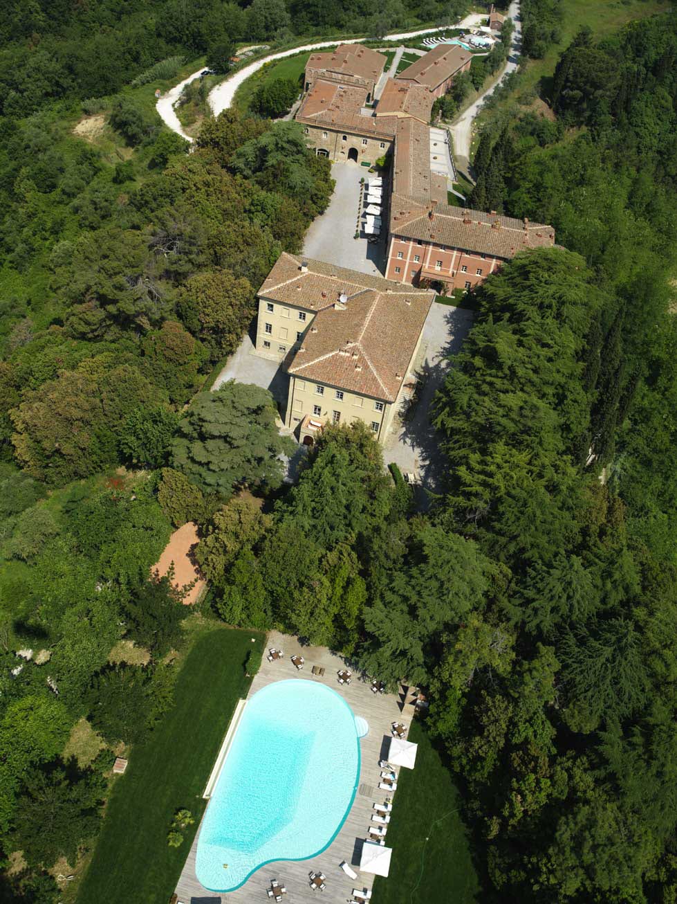 卡玛集团收购托斯卡纳山丘博尔戈考莱奥利度假酒店