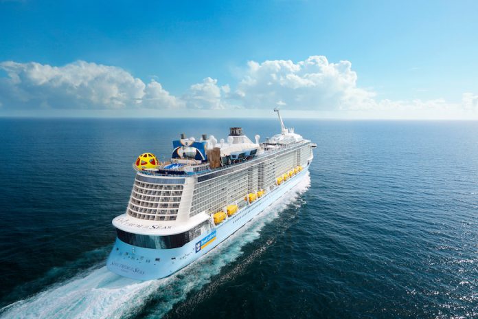 Anthem of the Seas - Aerials at sea (Bahamas)