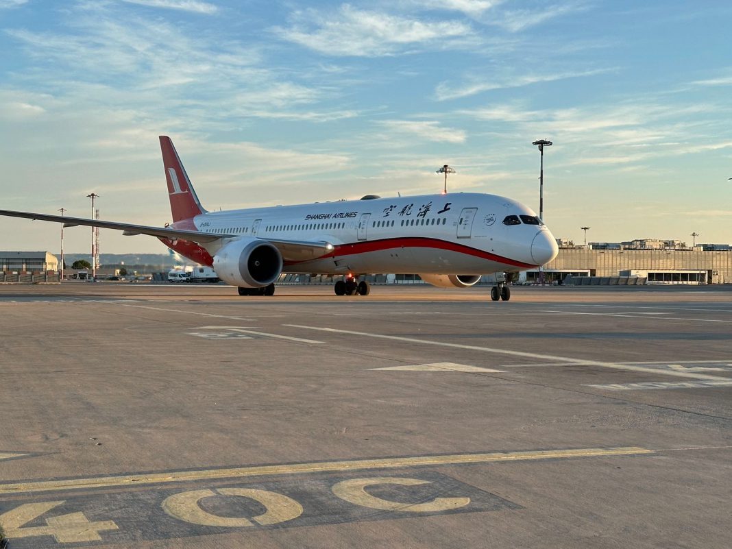 东上航首开上海直飞马赛定期航班