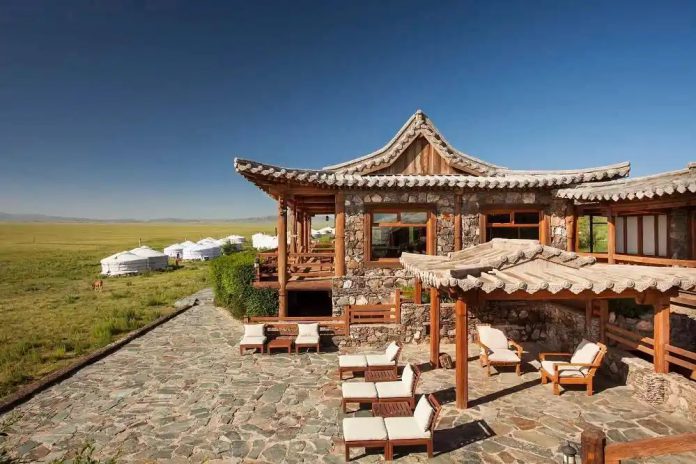 蒙古戈壁的三骆驼小屋