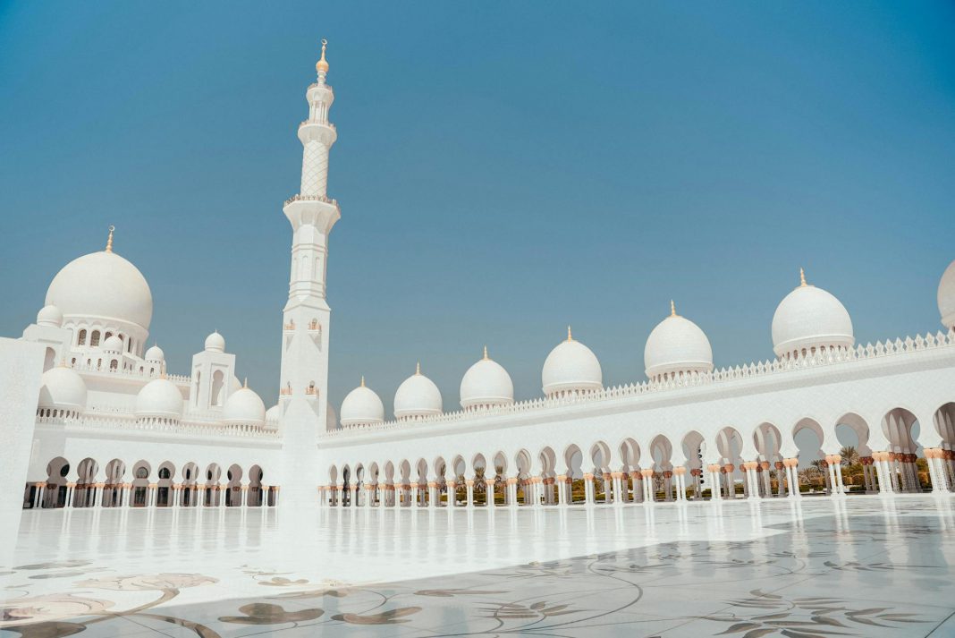 阿布扎比2025夏季游客量突破200万人次 创历史新高